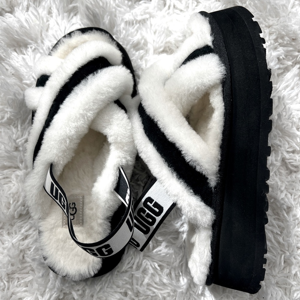 UGG Woman's Platform Slippers